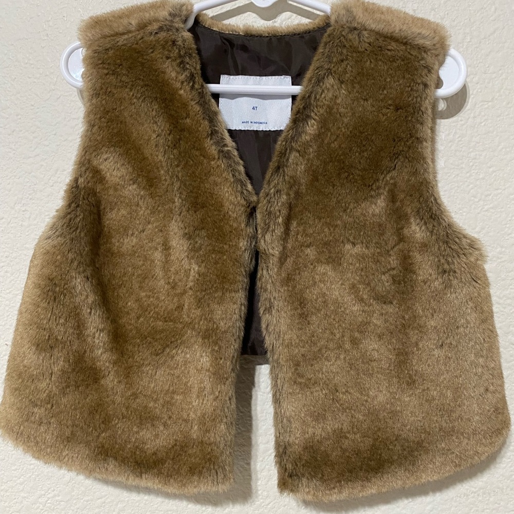 Old Navy Faux Fur Vest 4T